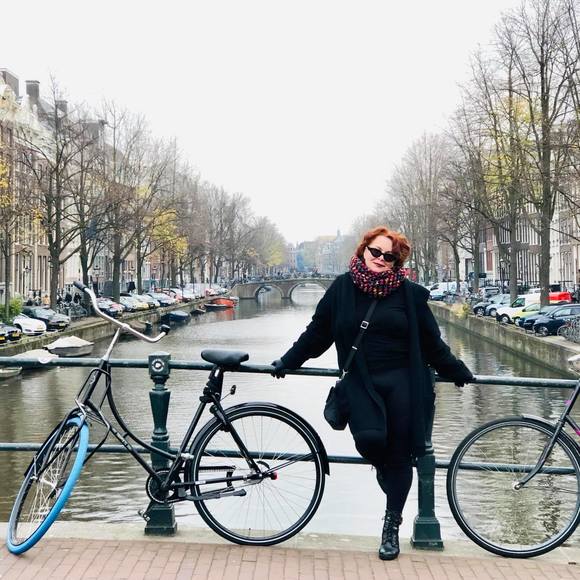 Meet your Posher, Nita - Picture 1 of 2